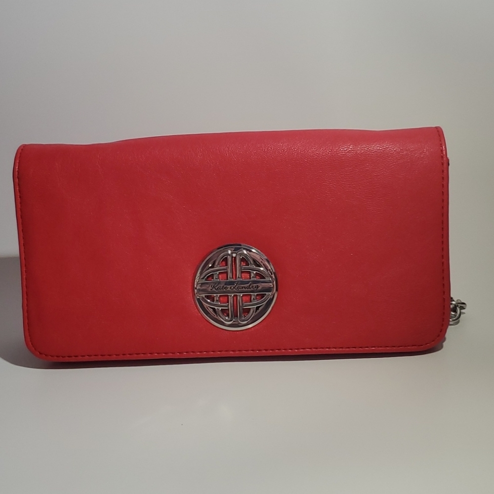 Kate Landry - Picture 2 of 4